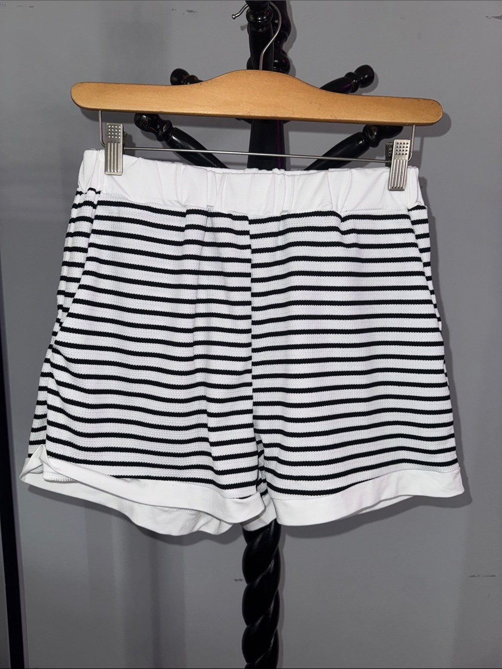 Striped Black & White Women's Shorts 18.2.B1